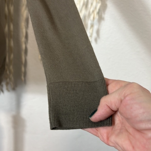 Theory Green Wide Neck Long Sleeve Merino Wool Sweater Size M - Picture 2 of 8